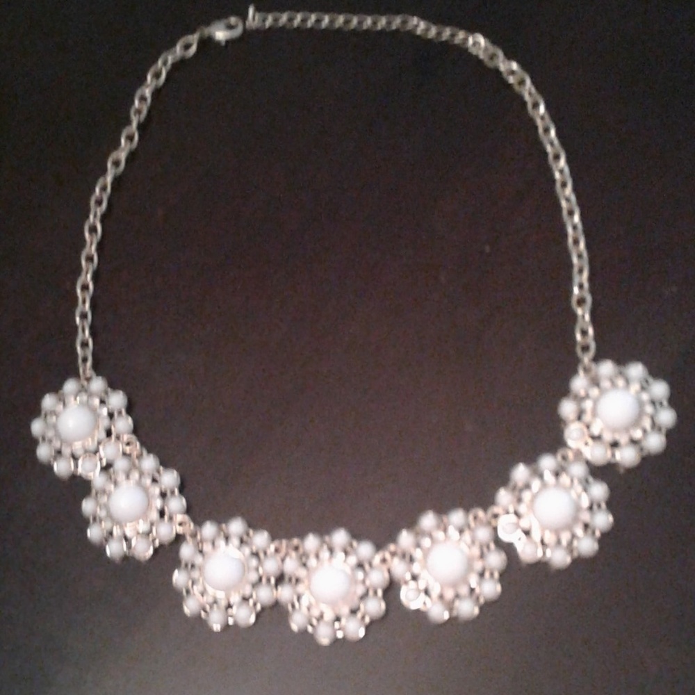 Pretty White & Gold Statement Necklace